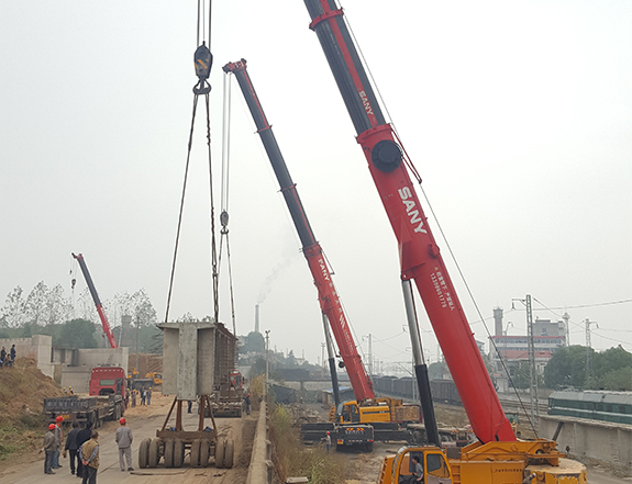 当阳岩屋庙火车站40米T梁吊装