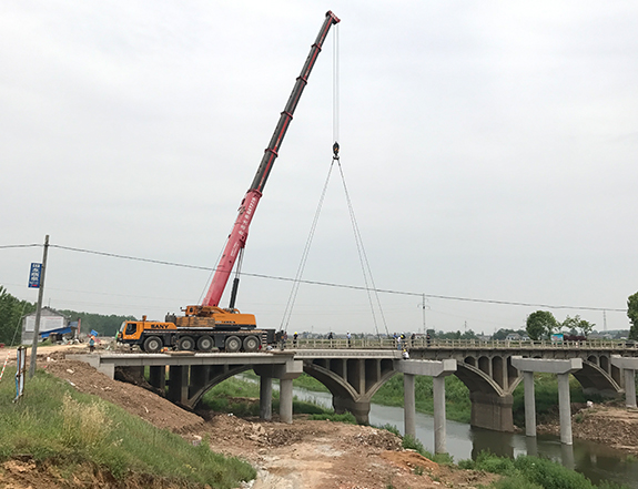 松滋江口桥梁吊装