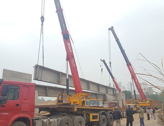 1570760307195183.jpg 当阳岩屋庙火车站40米T梁吊装1.jpg